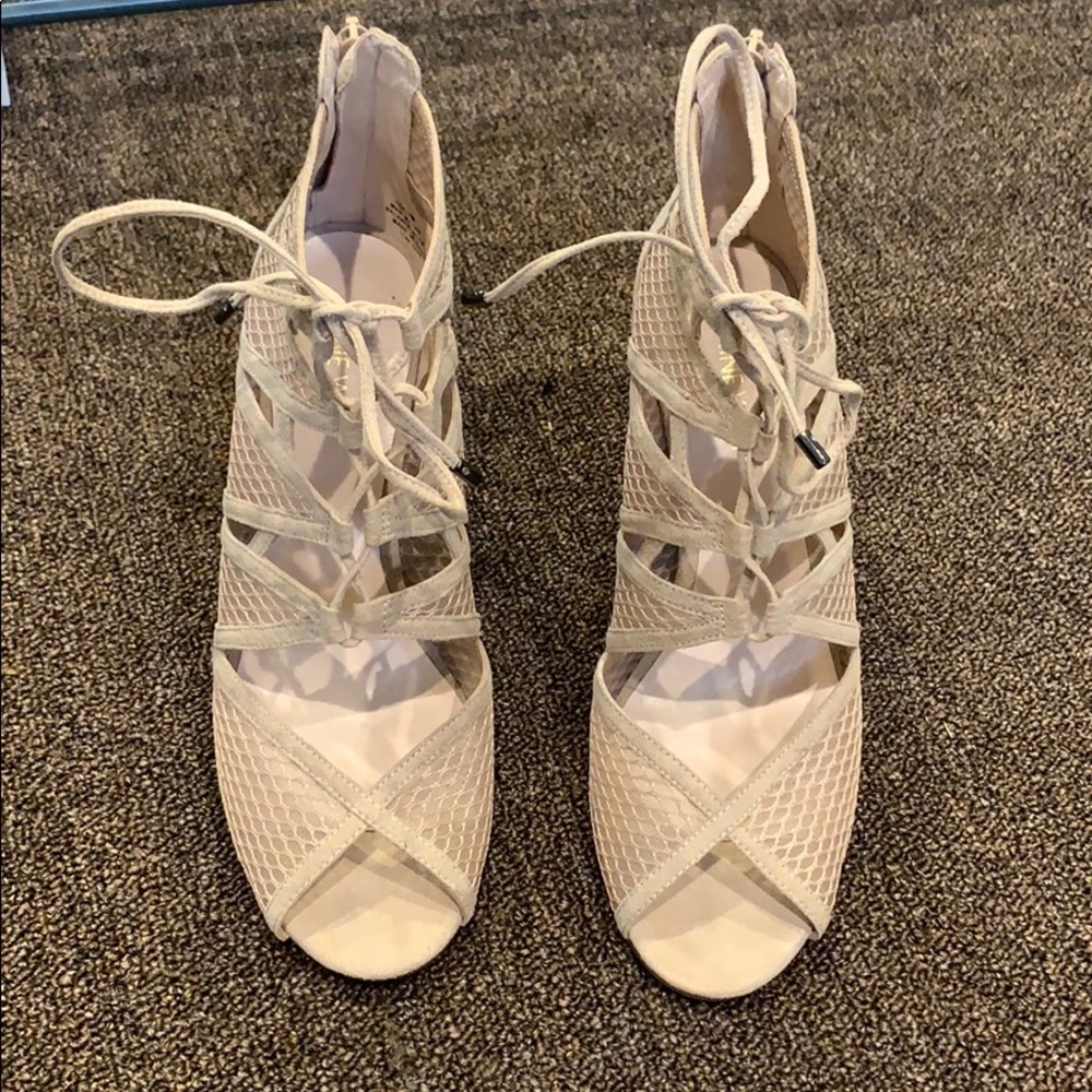 Nude Nine West heels